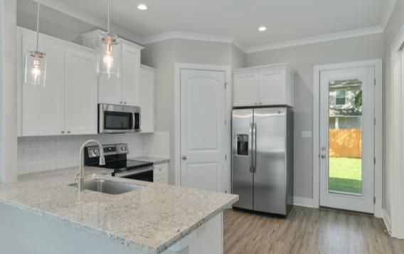 1006 Bayou Woods Dr, College Station, TX 77840