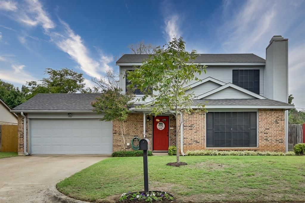 1927 Lost Creek Dr, Arlington, TX 76006