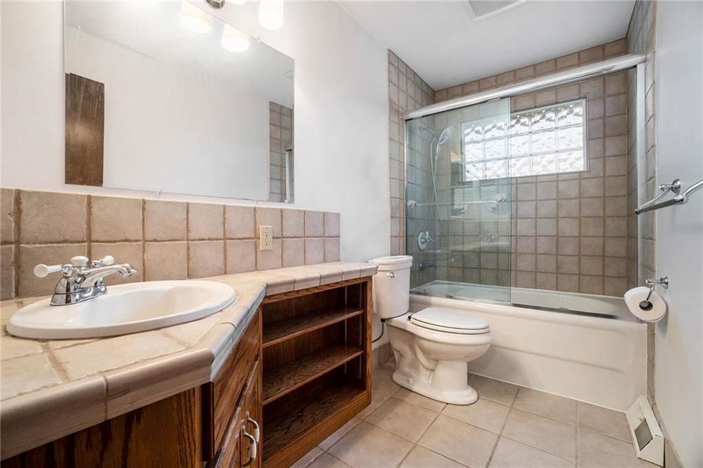 1102 Limit St, Leavenworth, KS 4 Bed, 4 Bath SingleFamily Home 26 Photos Trulia