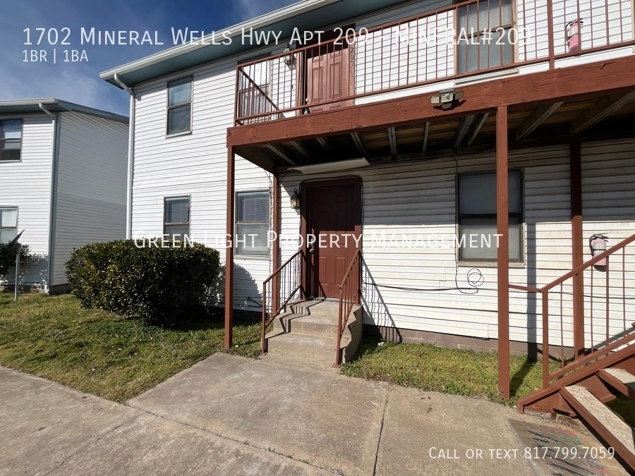 1702 Mineral Wells Hwy #209, Weatherford, TX 76088