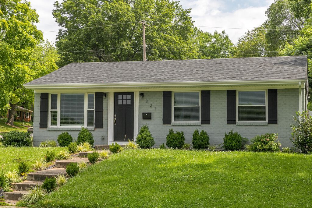 321 Stoneybrook Dr, Lexington, KY 40517