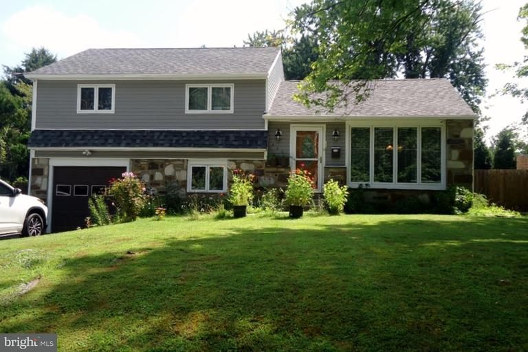 859 Aster Rd, Warminster, PA 18974