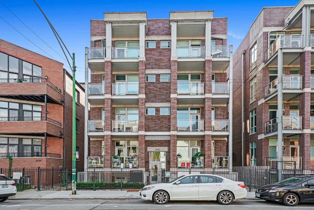 2442 N Clybourn Ave #1, Chicago, IL 60614