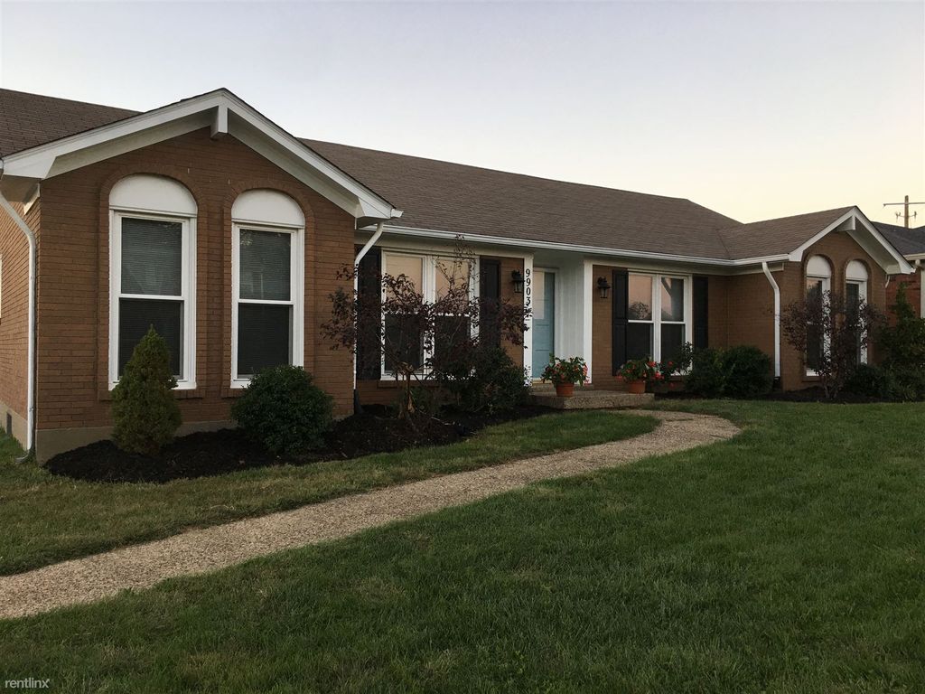 9903 Cypress Creek Dr, Hickory Hill, KY 40241