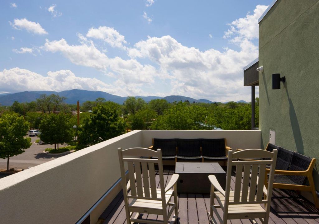 701 Camino De La Familia #982845c64, Santa Fe, NM 87501