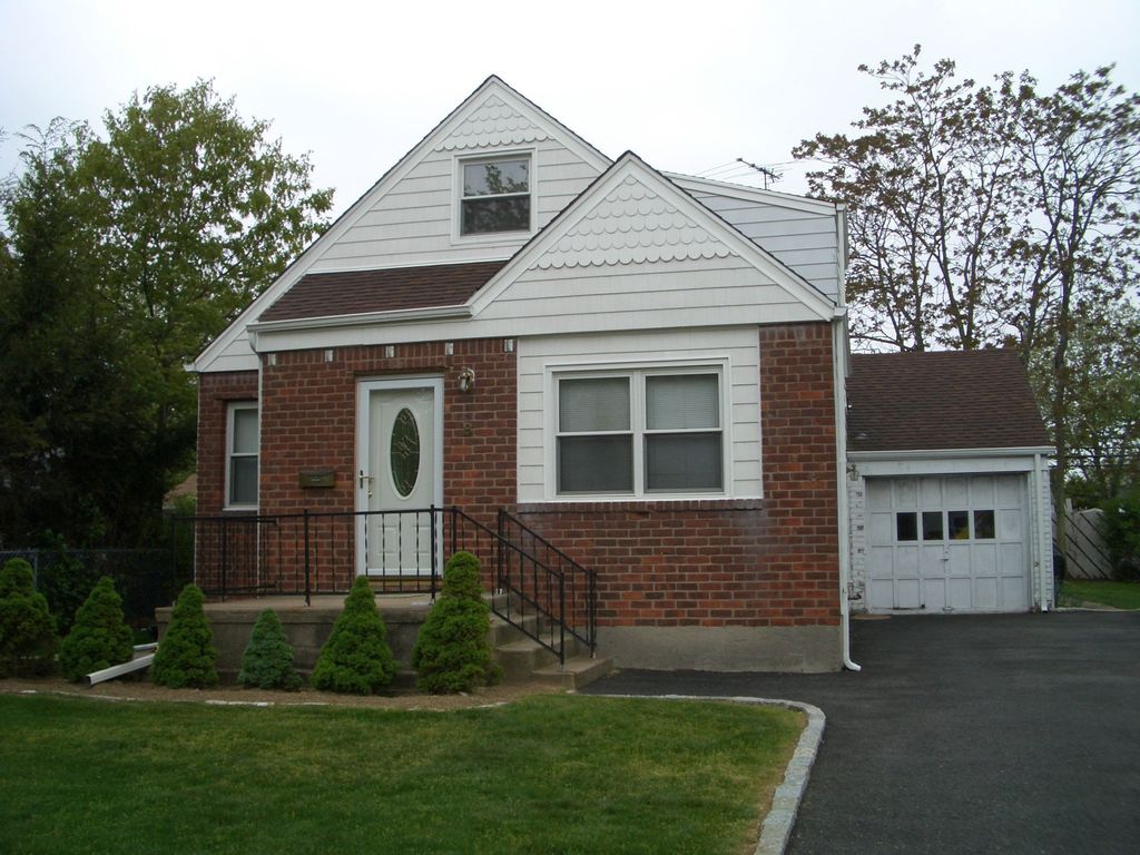 8 Greenlawn Blvd, Valley Stream, NY 11580 Trulia