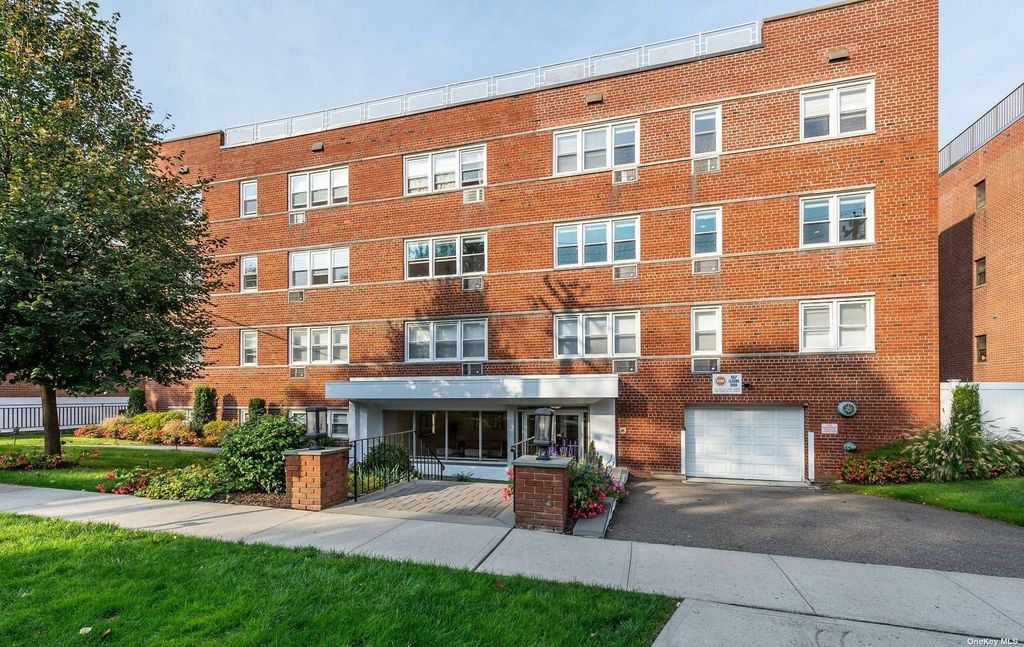 16 Canterbury Road UNIT 1E, Great Neck, NY 11021 Trulia