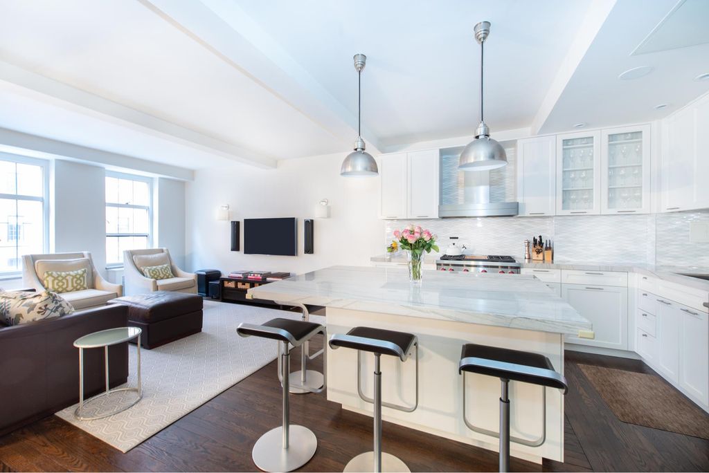 470 W  24th St #7J, New York, NY 10011
