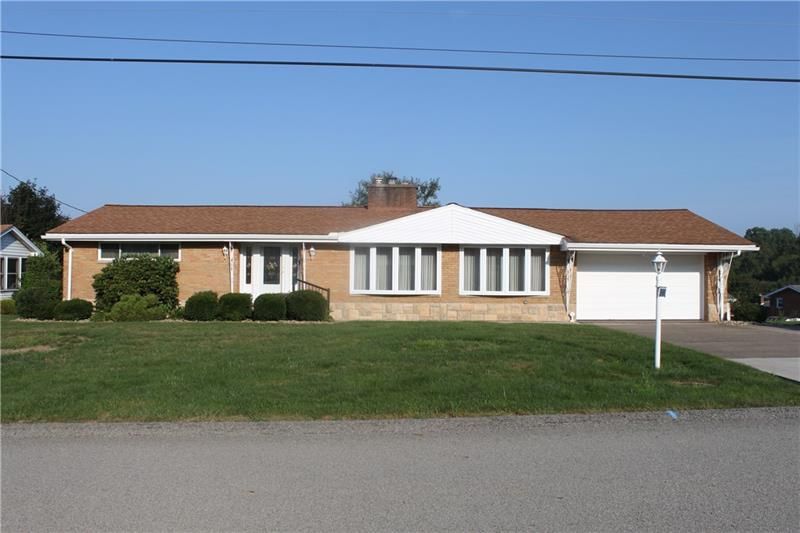 1112 Chapel Dr, Greensburg, PA 15601