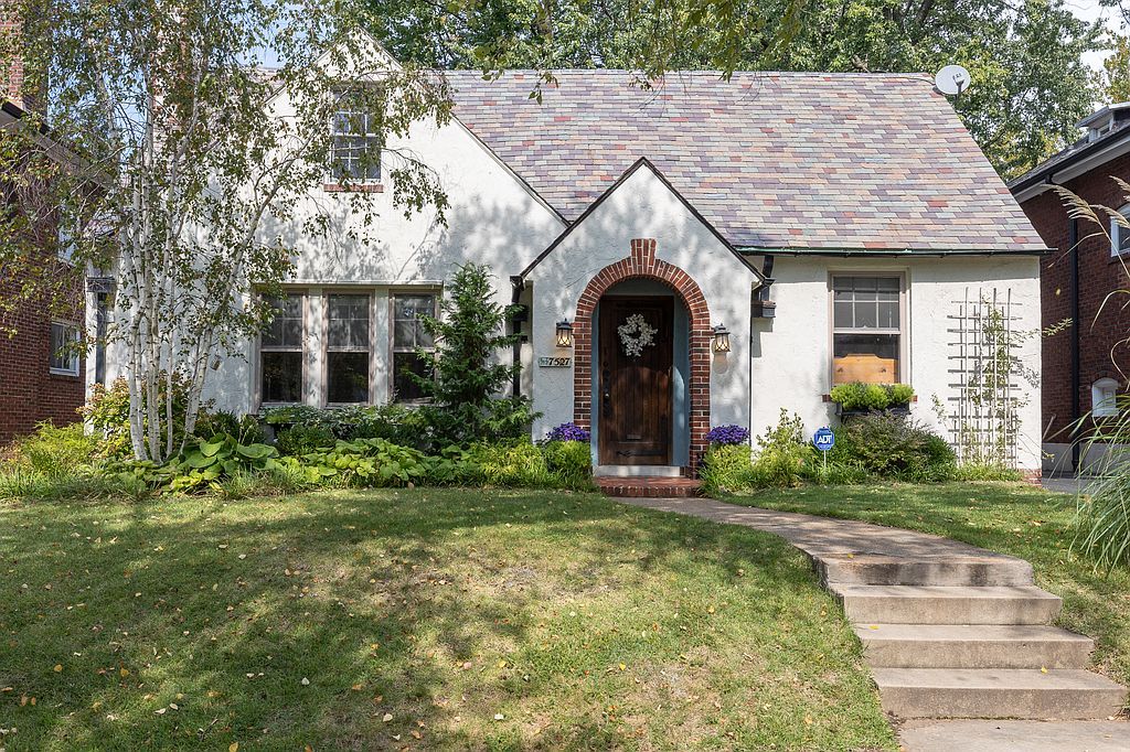 7527 Teasdale Ave, Saint Louis, MO 63130