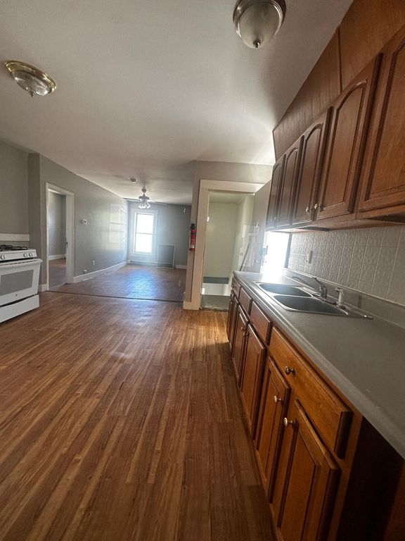 305 Cedar St 3, Manchester, NH 03103 Trulia