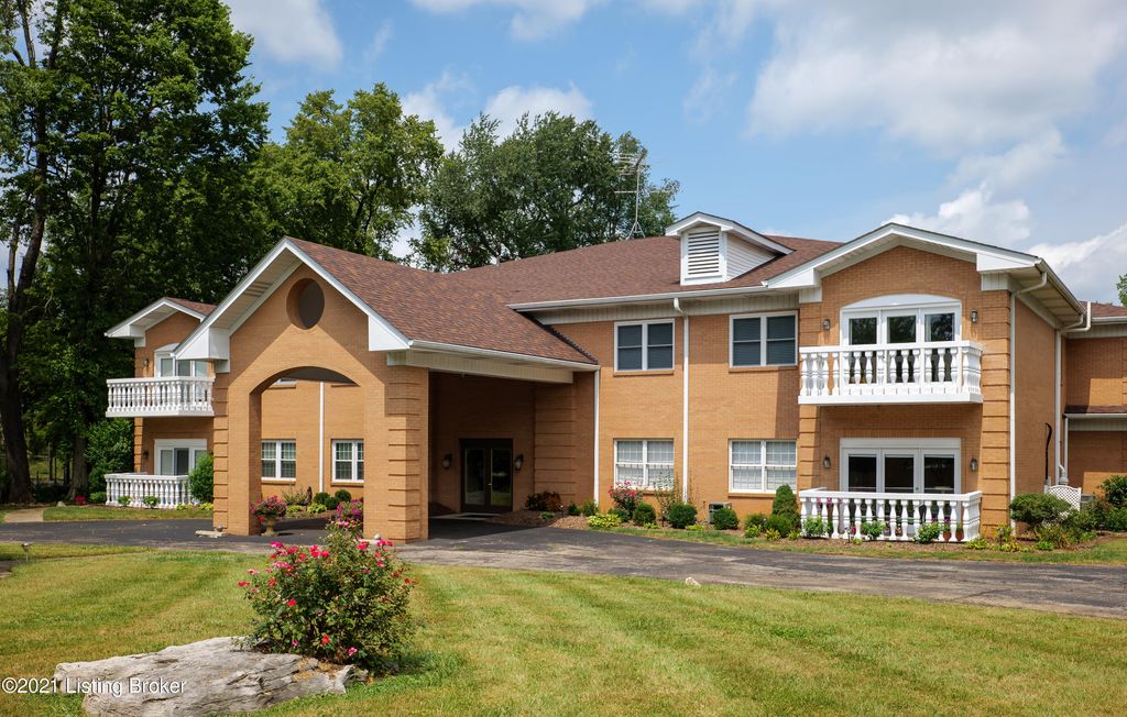 Minimalist Apartments Near Shelbyville Road Louisville Ky for Simple Design
