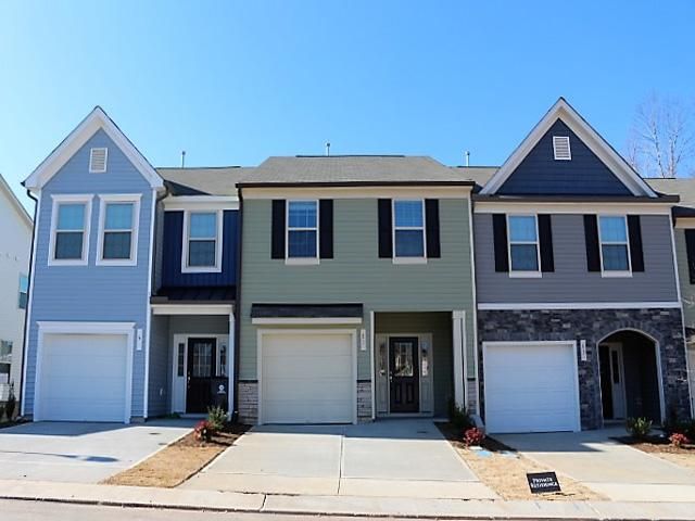 23 N Grey Abbey Dr, Clayton, NC 27527