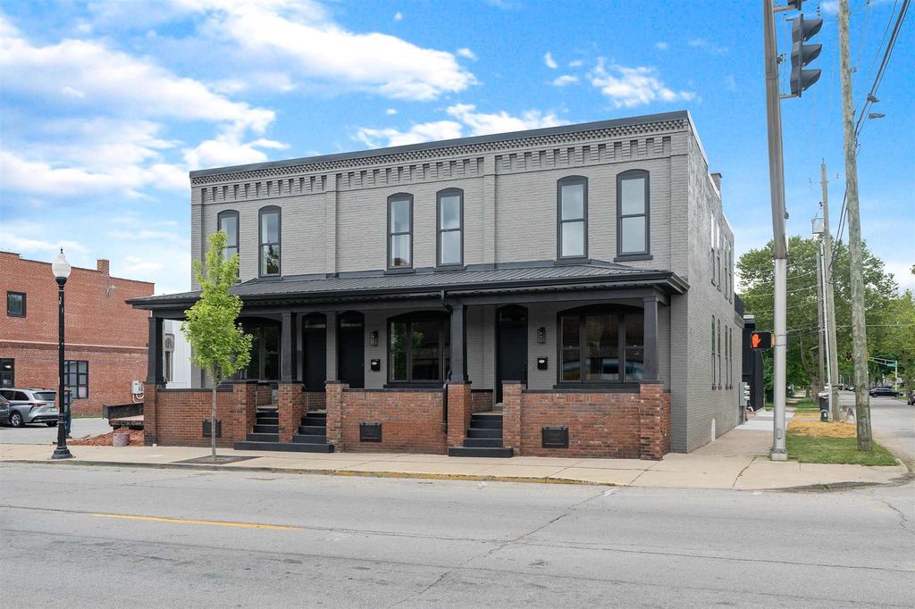1939 S Calhoun St, Fort Wayne, IN 46802