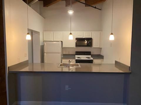 3307 Scranton Rd, Cleveland, OH 44109