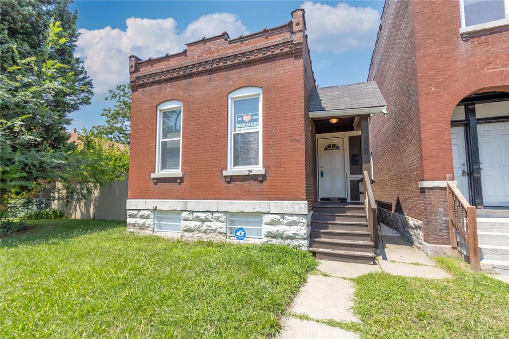 3425 Montana St, Saint Louis, MO 63118