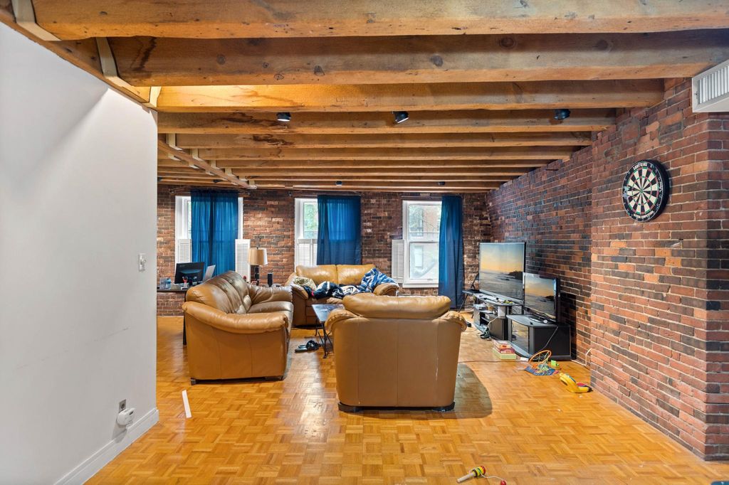 150 Commercial St #3, Boston, MA 02109