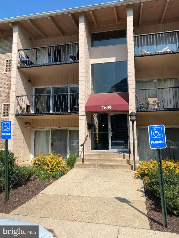 7609 Fontainebleau Dr #2213, Hyattsville, MD 20784