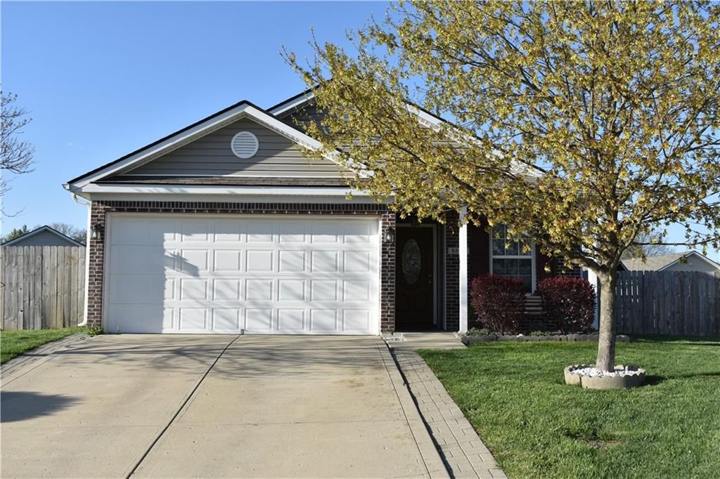 5545 Honey Creek Ct, Indianapolis, IN 46221
