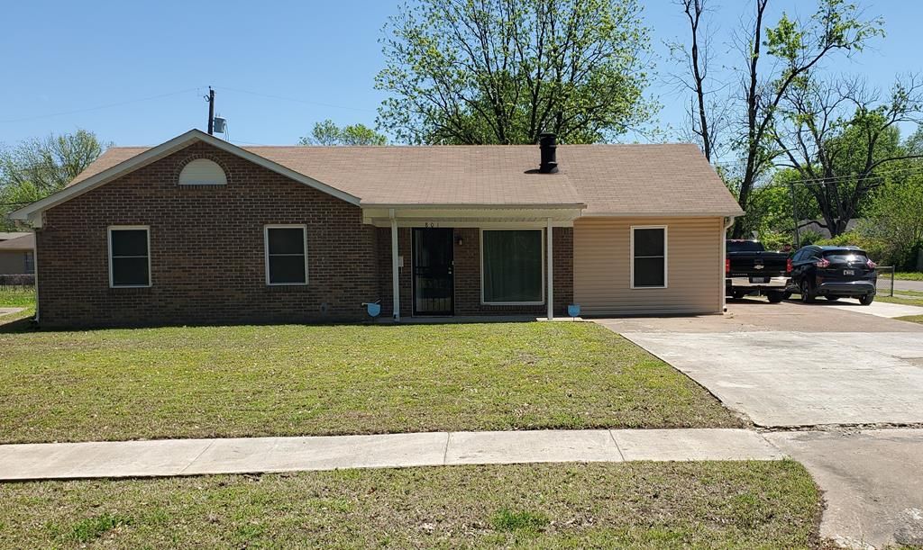 801 Holiday Dr, West Memphis, AR 72301