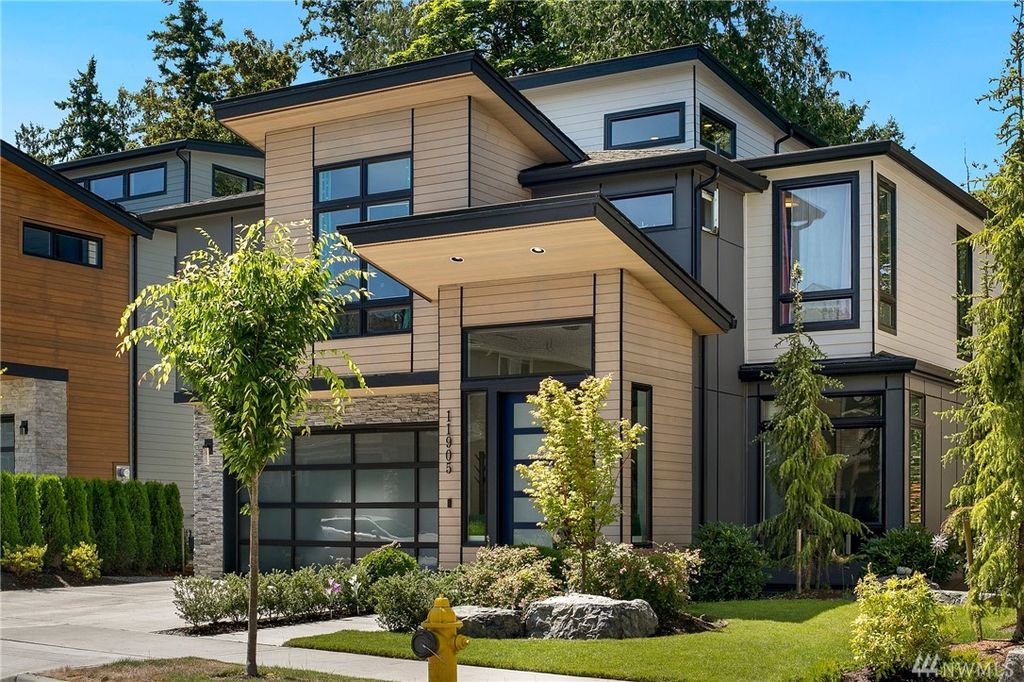 11905 159th Ave NE, Redmond, WA 98052