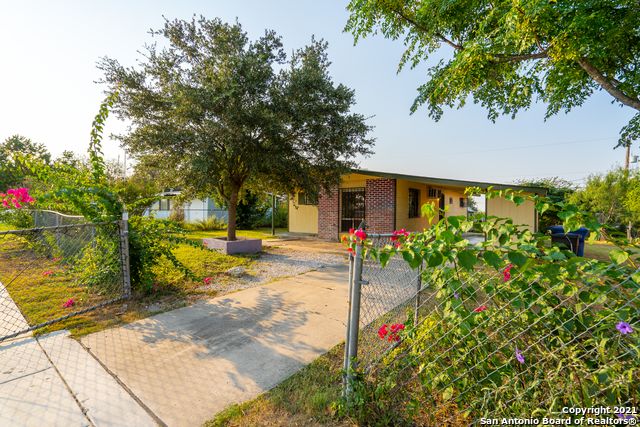 138 Moss Valley St, San Antonio, TX 78227