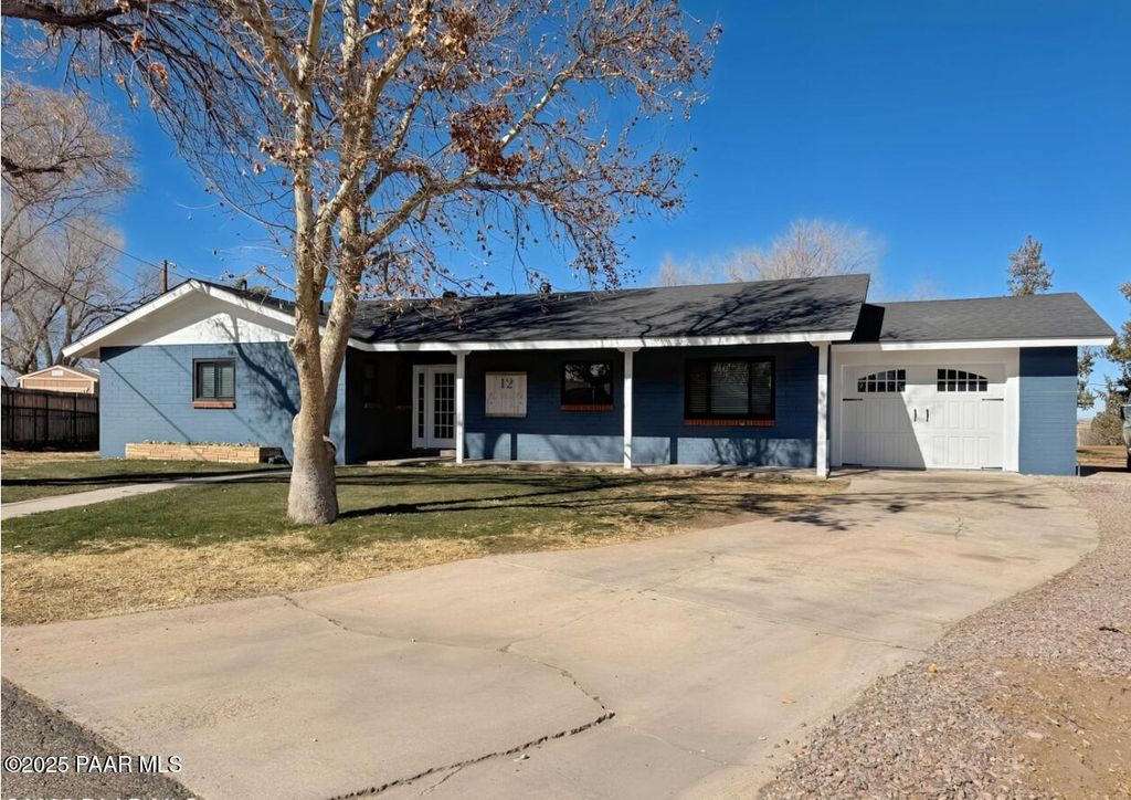 12 Bar Heart Dr, Prescott, AZ 86301