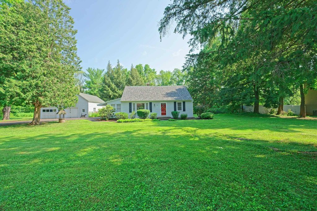 552 SWAGGERTOWN Road, Glenville, NY 12302
