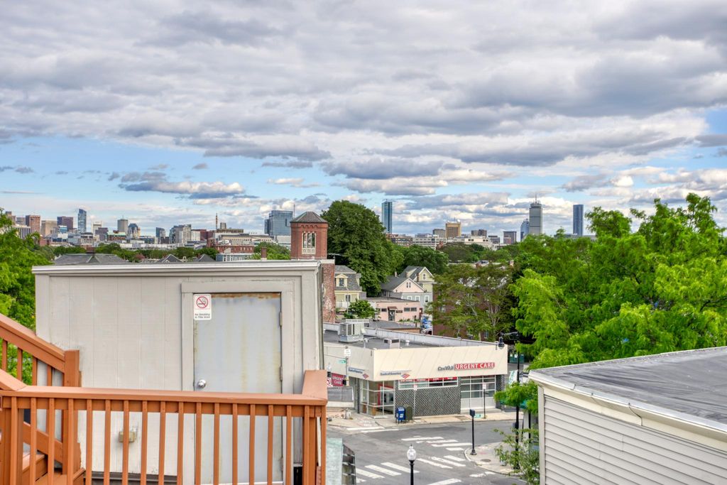 254 Hampshire St #2, Somerville, MA 02143
