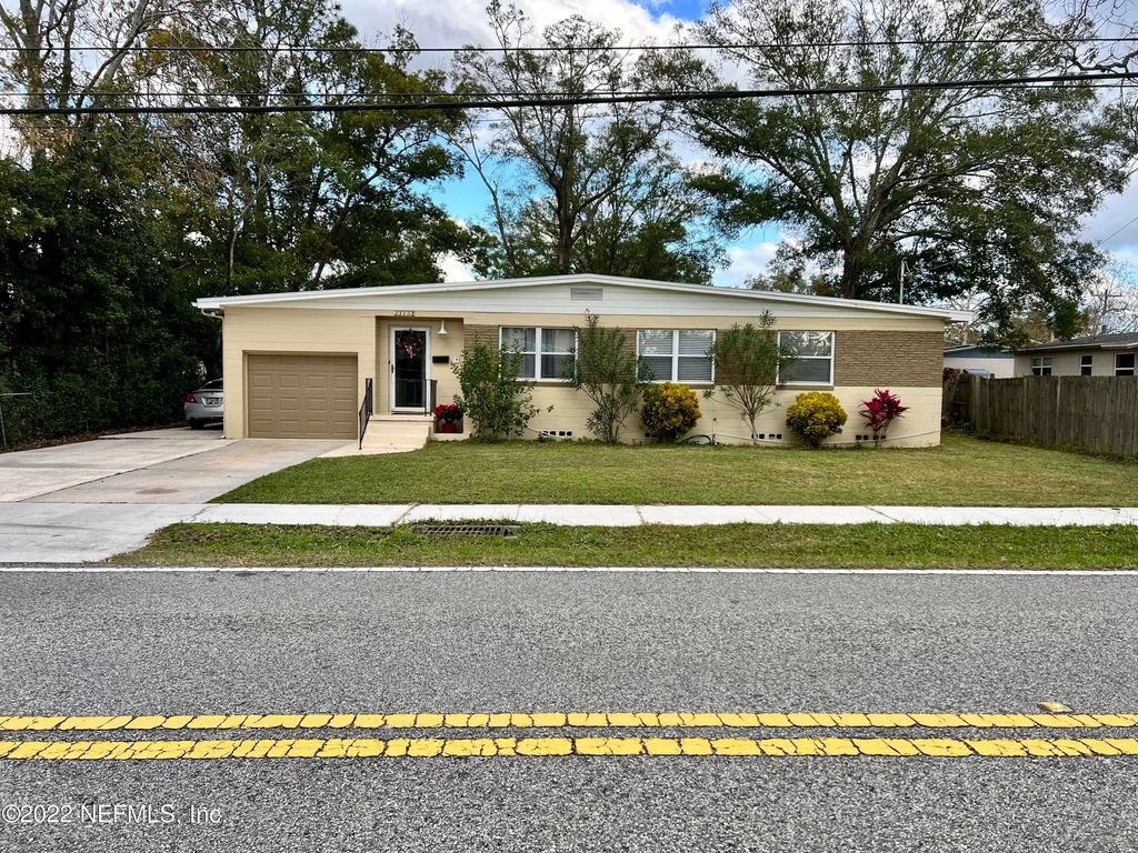 2315 DEAN RD, Jacksonville, FL 32216