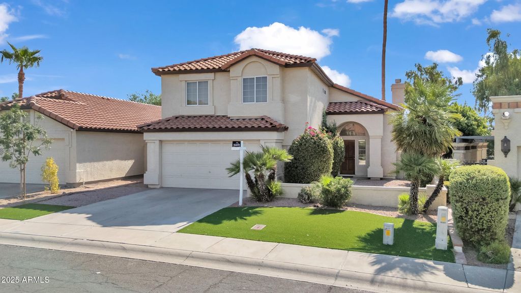 9207 S  51st St, Phoenix, AZ 85044
