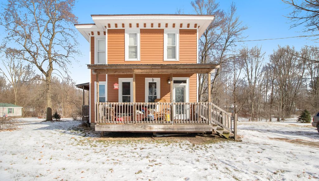 10231 West St, Jonesville, MI 49250