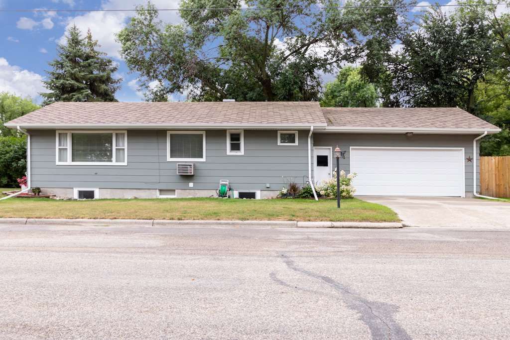 202 4th Ave SE, Mohall, ND 58761 Trulia