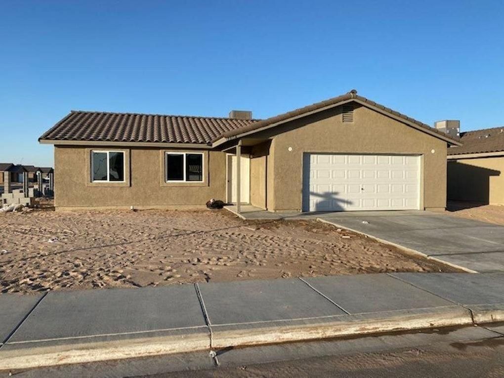 7804 E 45th St, Yuma, AZ 85365