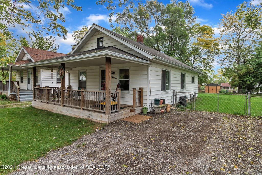 326 N Catherine St, Lansing, MI 48917