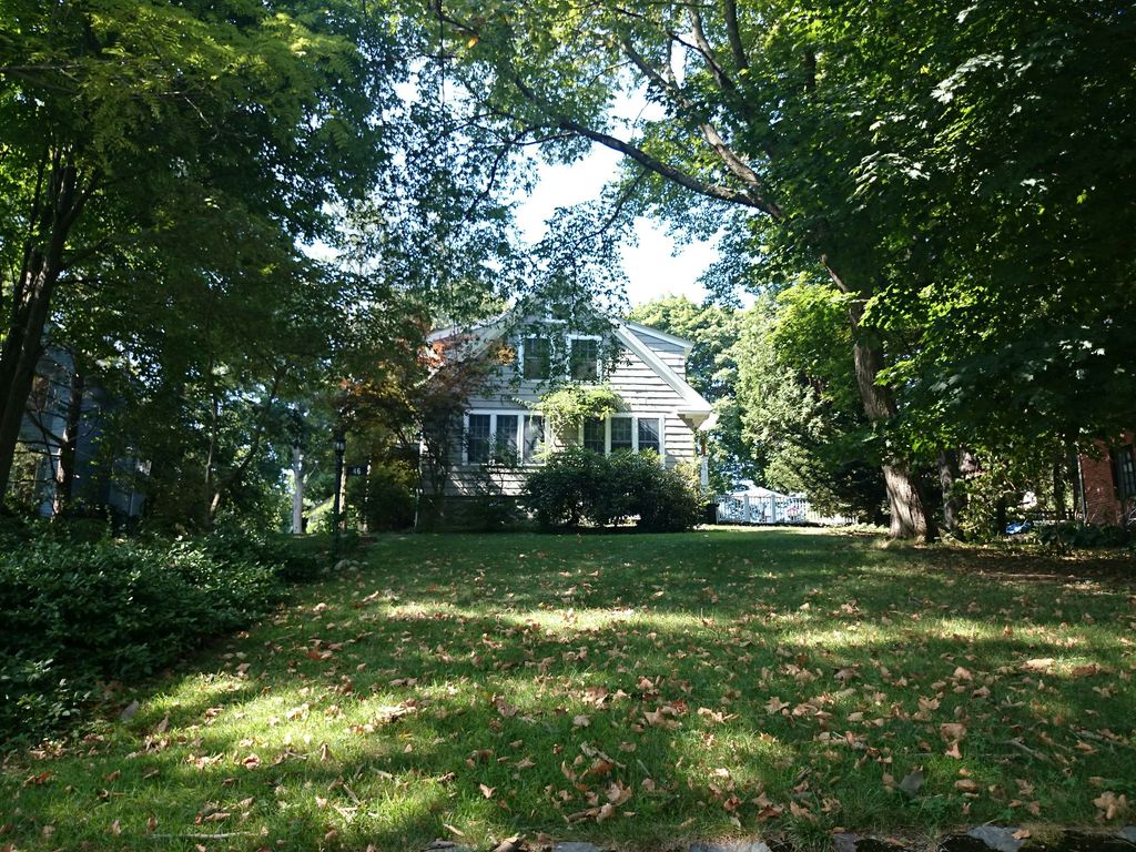 46 Shaw Rd, Chestnut Hill, MA 4 Bed, 2 Bath SingleFamily Home 17