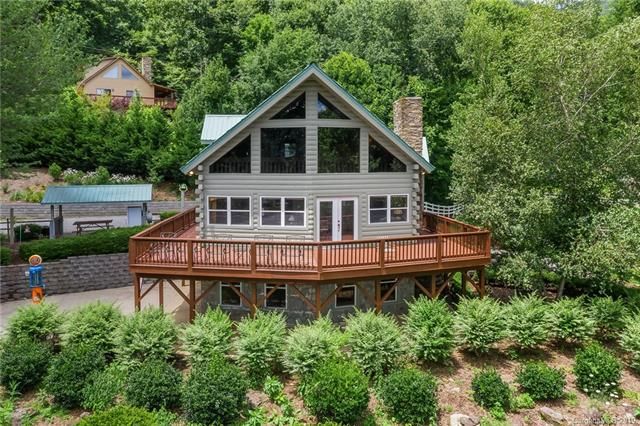 697 Crystal Tree Dr, Waynesville, NC 28785