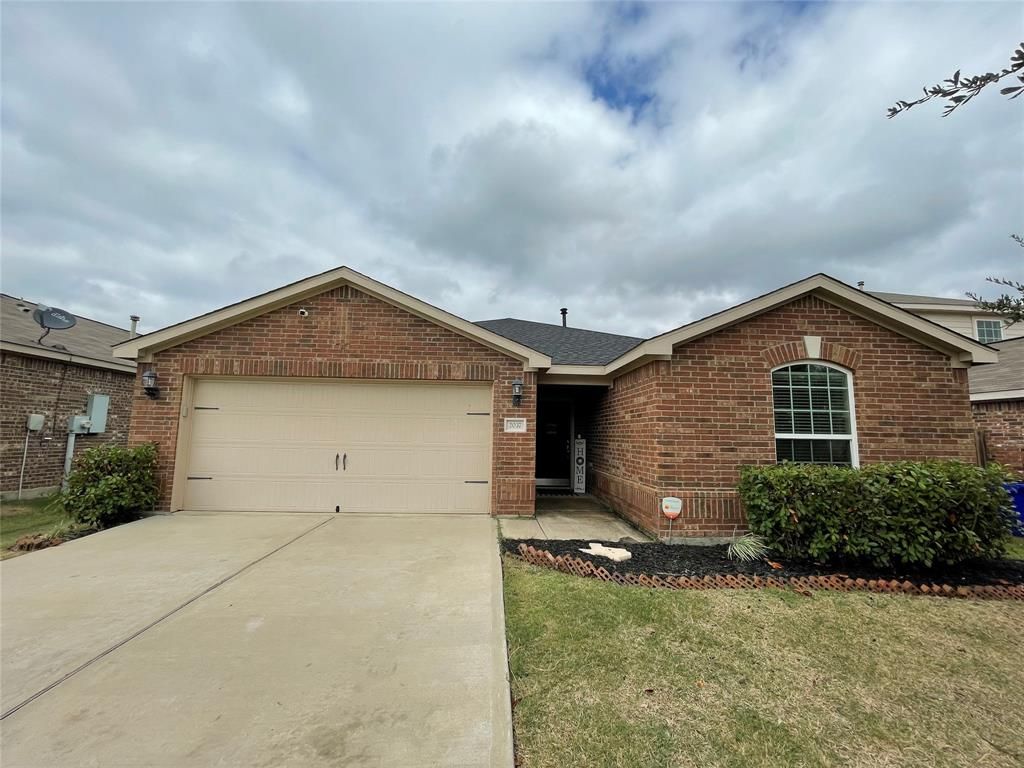 2037 Gardenia Dr, Forney, TX 75126