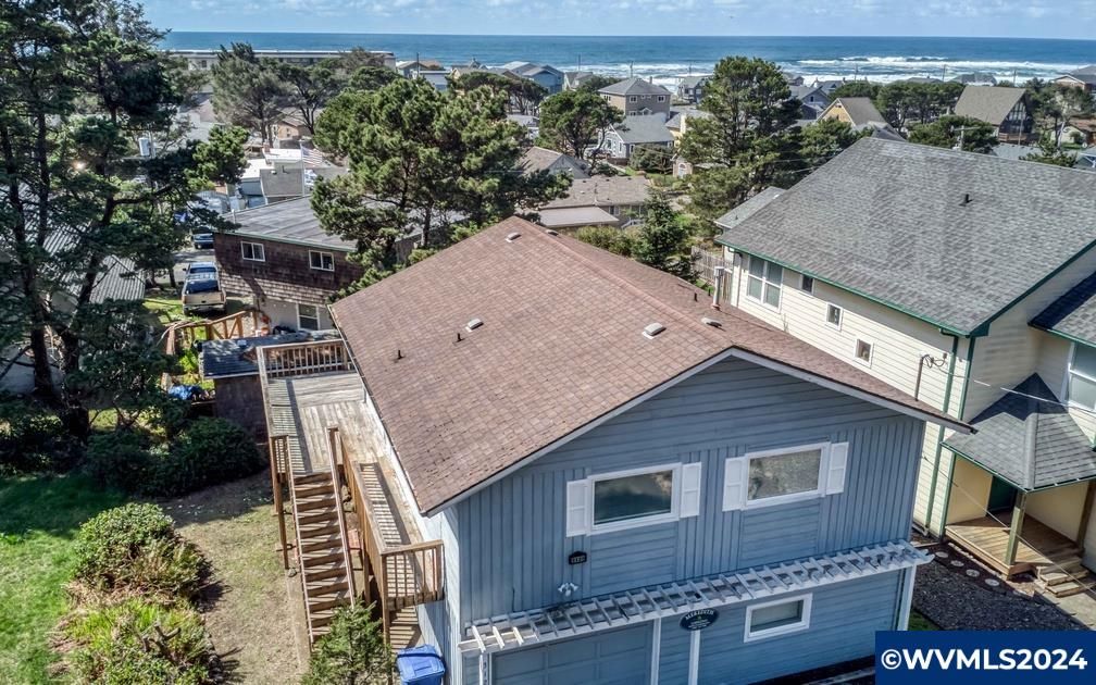 3129 NW Mast Ave, Lincoln City, OR 97367