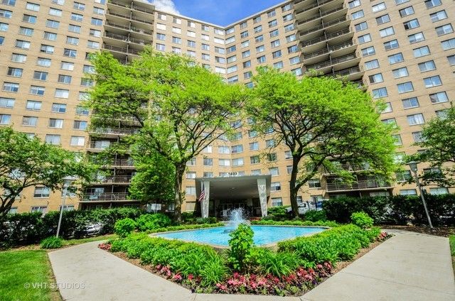 7033 N Kedzie Ave #204, Chicago, IL 60645