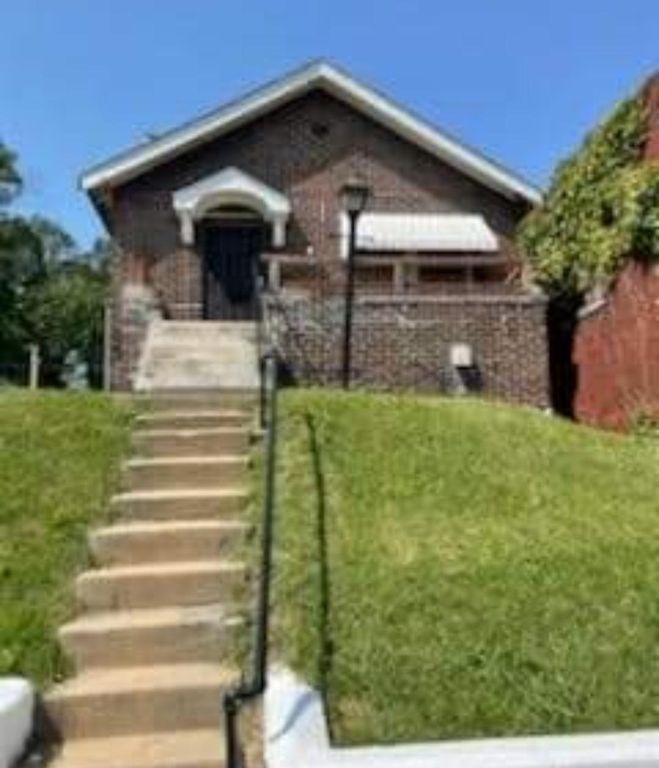 1965 Arlington Ave, Saint Louis, MO 63112