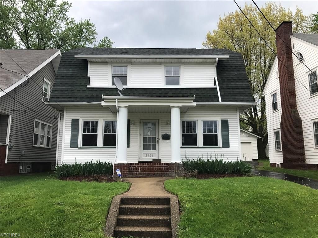2520 View Ct NW, Canton, OH 44709
