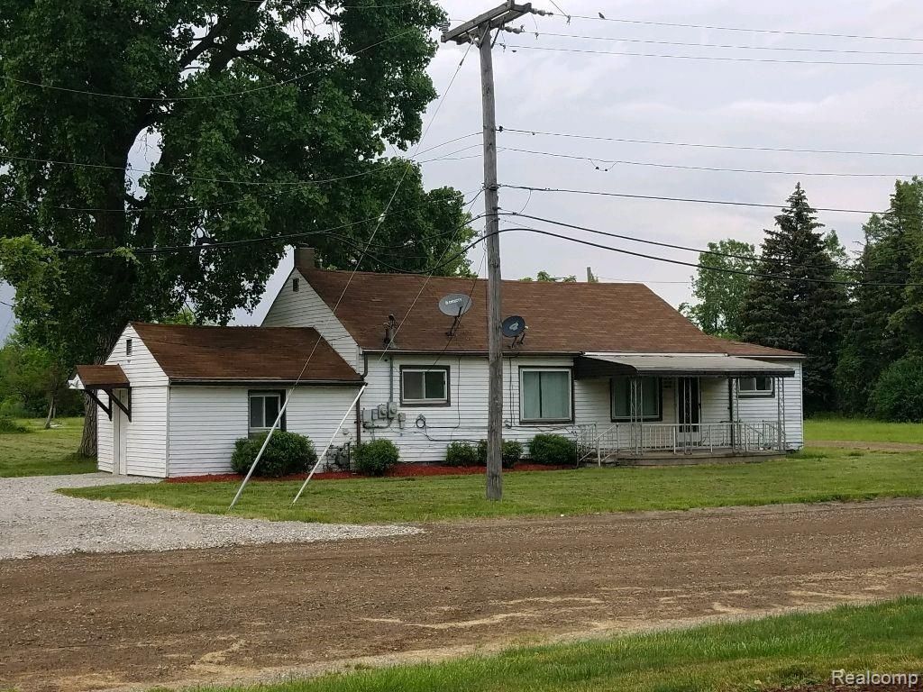 10292 Hyde Park St, Romulus, MI 48174