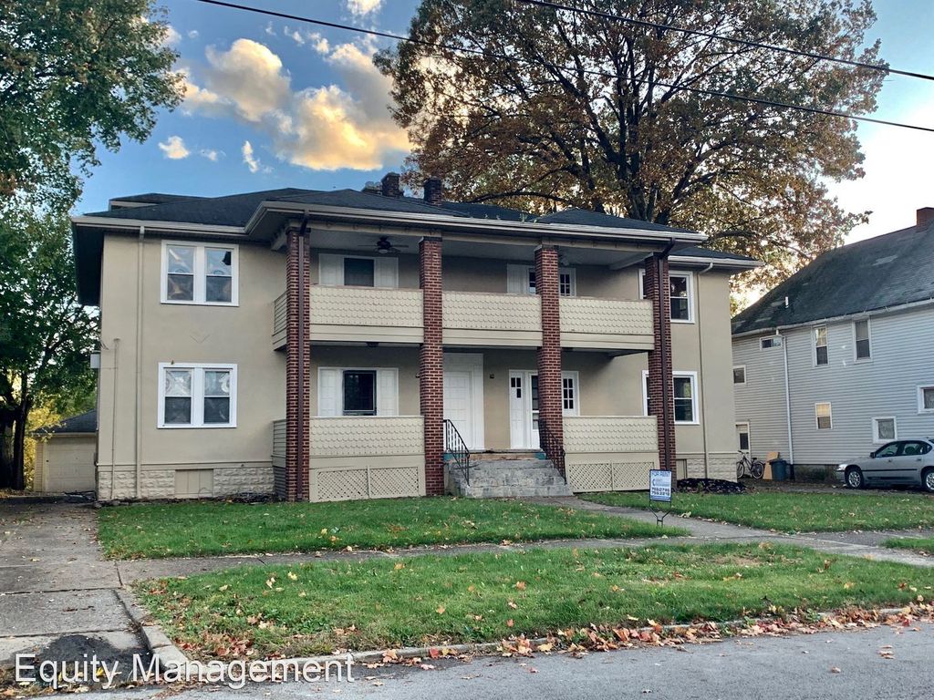 133 E Broadway Ave, Girard, OH 44420