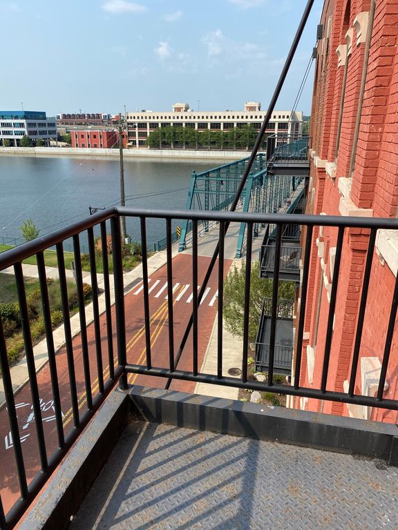 801 Monroe Ave NW #403, Grand Rapids, MI 49503