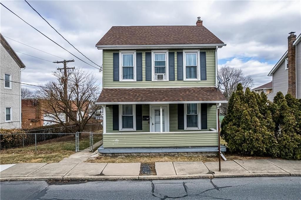 33 S 2nd St, Coplay, PA 18037