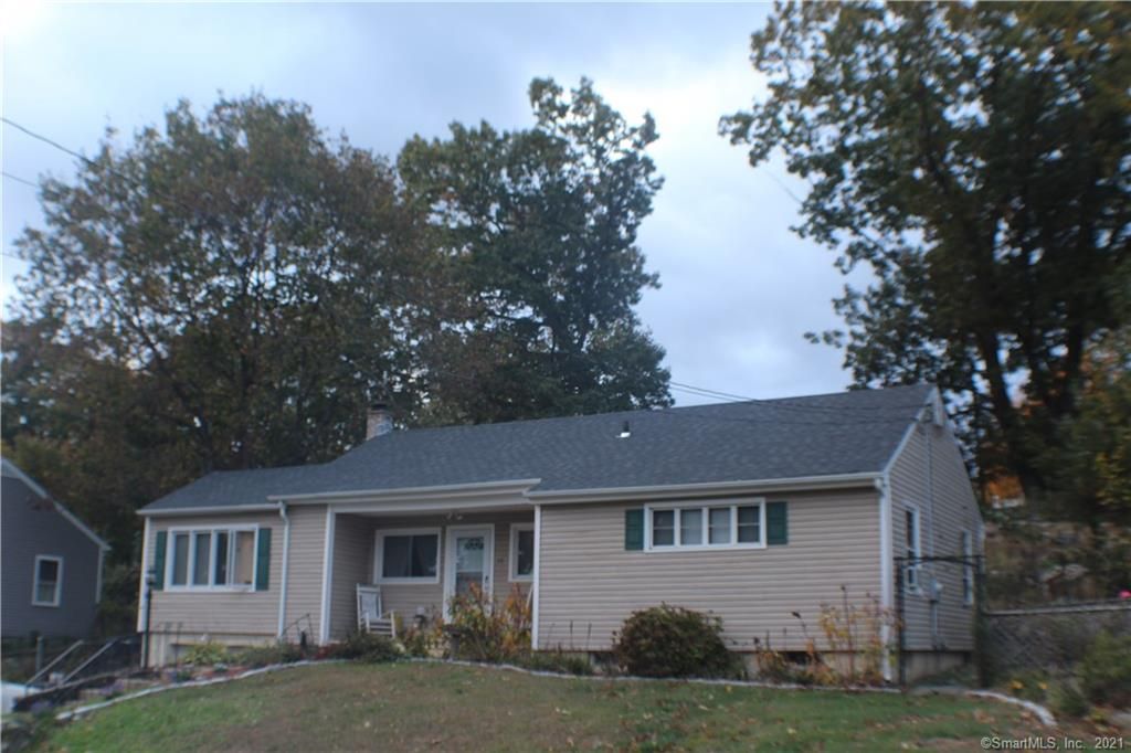 70 Marshall Ln, Derby, CT 06418