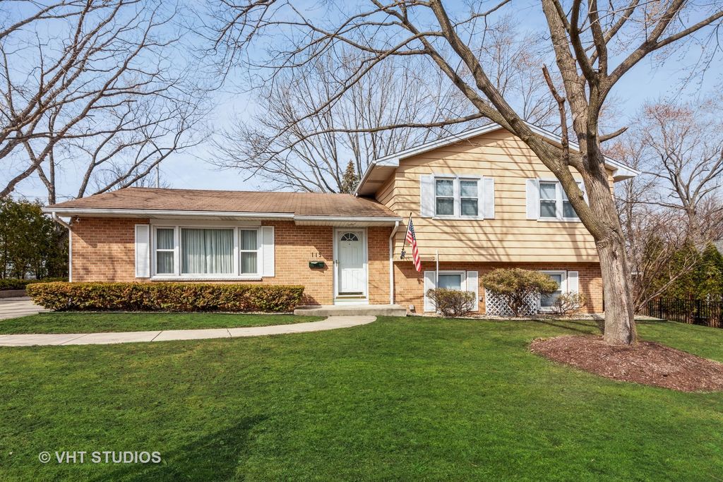 115 W Hillside Rd, Naperville, IL 60540