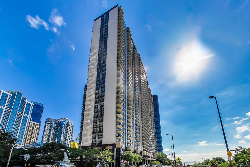 400 E Randolph St #830, Chicago, IL 60601