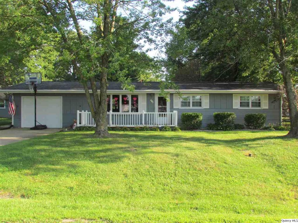 714 N Haven Dr, Carthage, IL 62321